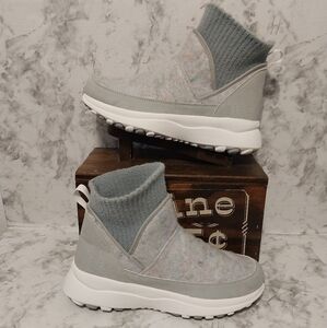 Pre-owned Merrell Cloud Renew Bluff High Rise Boots